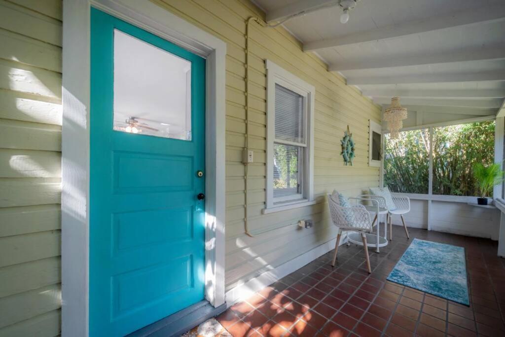 Serene Beachy Bungalow With Large Screened Porch! 坦帕 外观 照片